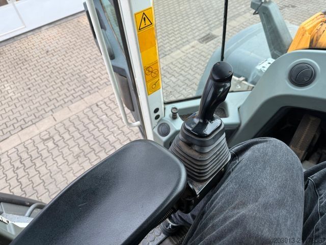 Hjullæsser LIEBHERR L566 XPower Radlader 27,5 Ton *11.900 h *Waage