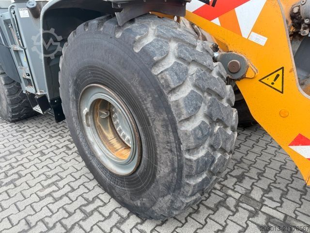 Hjullæsser LIEBHERR L566 XPower Radlader 27,5 Ton *11.900 h *Waage