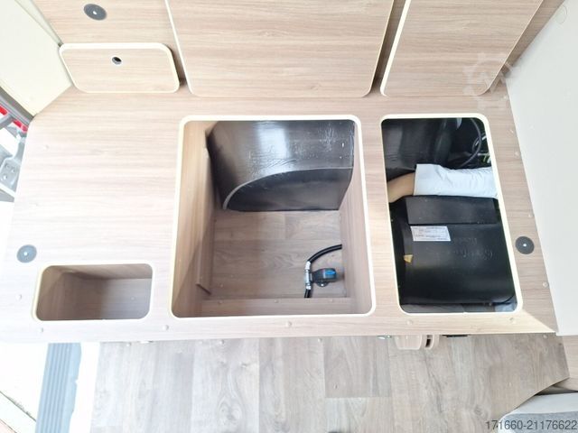 Lakóautó CARADO pro CV 541