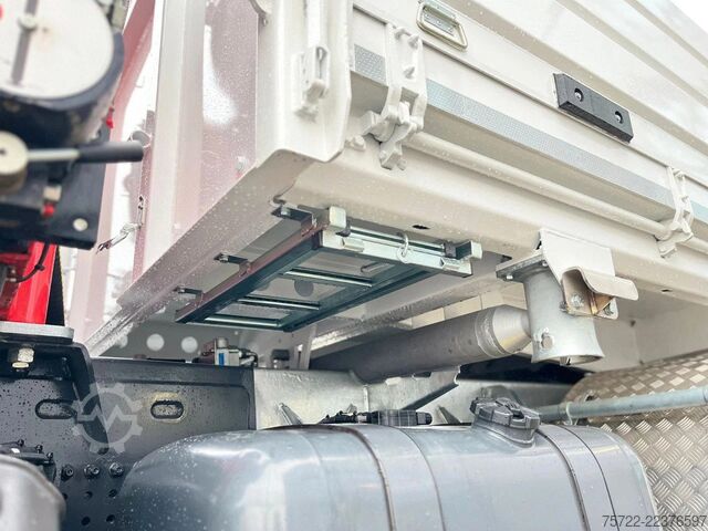 3-Seiten-Kipper Mercedes-Benz Arocs 3348 6x4 BB Dreiseitenkipper FASSI F195A