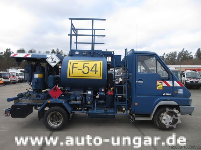 Tartályos pótkocsi Renault B110 Titan Aviation AVGas Refueller Jet