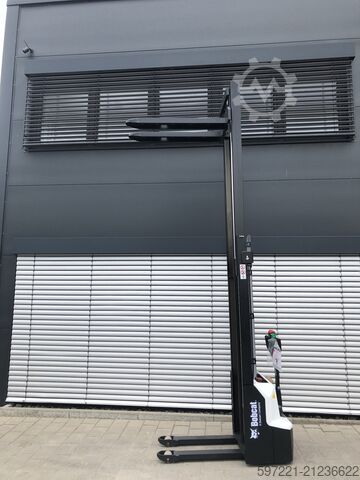 Pallet Stackers Bobcat LSM12N NEUGERÄT!!!