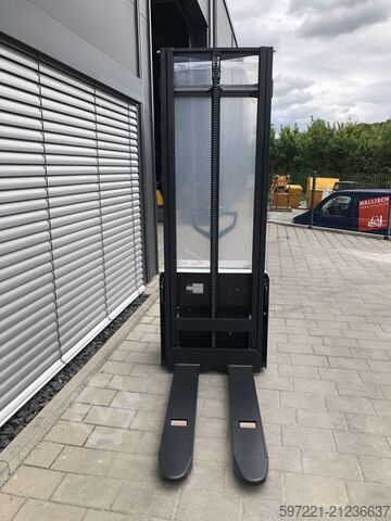 Pallet Stackers Bobcat LSM12N NEUGERÄT!!!