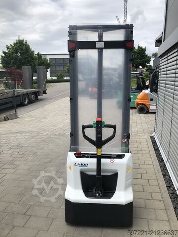 Pallet Stackers Bobcat LSM12N NEUGERÄT!!!