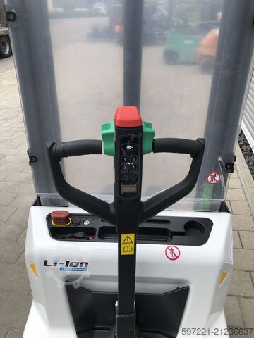 Pallet Stackers Bobcat LSM12N NEUGERÄT!!!