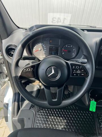 Yüksek tavanlı panelvan MERCEDES-BENZ Sprinter 215 9G-TR HOCH+LANG KLIMA 3-SITZ KAMERA