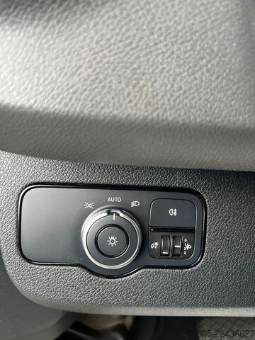 Yüksek tavanlı panelvan MERCEDES-BENZ Sprinter 215 9G-TR HOCH+LANG KLIMA 3-SITZ KAMERA