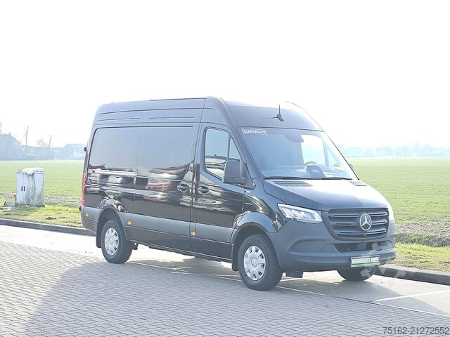 High-roof van MERCEDES-BENZ ESPRINTER L2H2 300 KM WLTP LED