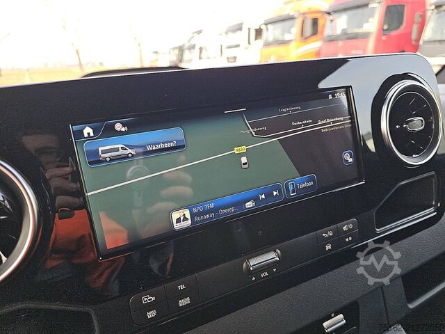 High-roof van MERCEDES-BENZ ESPRINTER L2H2 300 KM WLTP LED