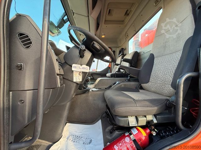 Flatbed truck RENAULT Premium Lander Pritsche mit Kran FASSI