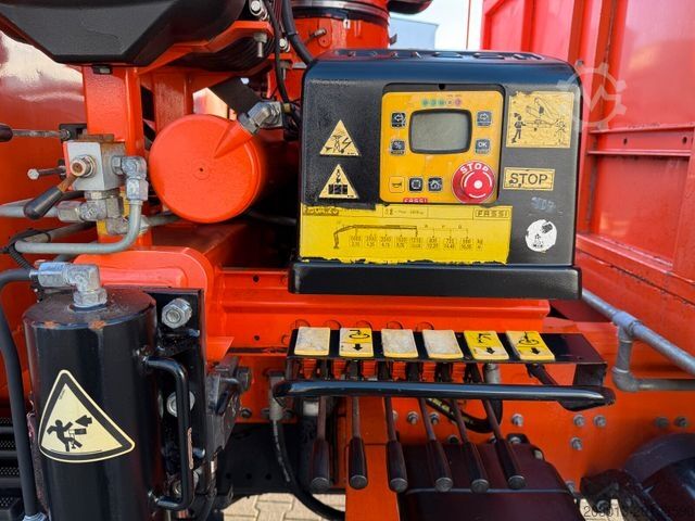 Flatbed truck RENAULT Premium Lander Pritsche mit Kran FASSI