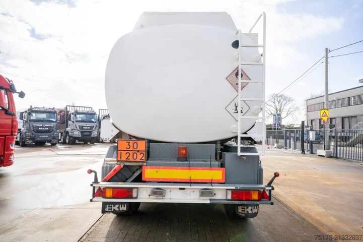 Camion cisternă EKW EKW-ROC32T2D - 32 000 L/5 comp.
