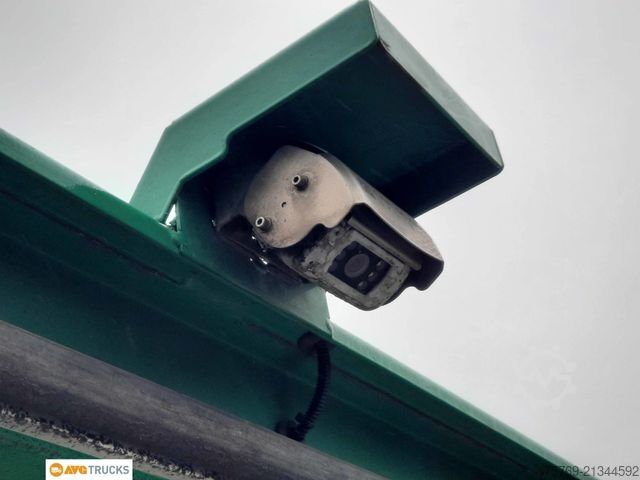 Autocarro con cassone MERCEDES-BENZ 1524 L Koffer 7,35 m mit Tür + LBW 2t