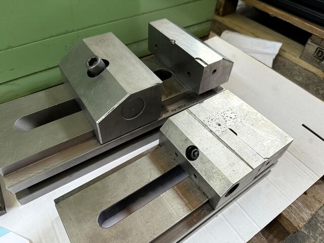 Partija mašinskih stega Machine Vises (2x) nan