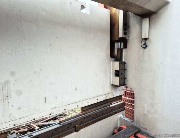 Kantpresse Beyeler Euro III 225 x 4100