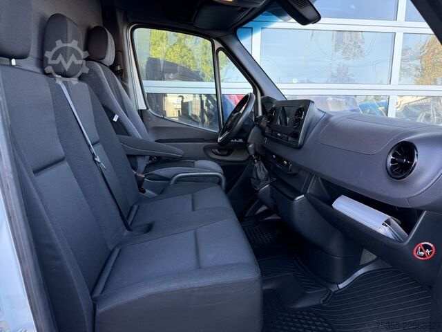 Transporter mit Koffer MERCEDES-BENZ Sprinter 316 CDI MAXI Klima Tempo MBUX 4,3m LBW
