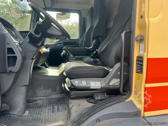 Konténerszállítás MAN TGM 15.250 BDF 226391 km!