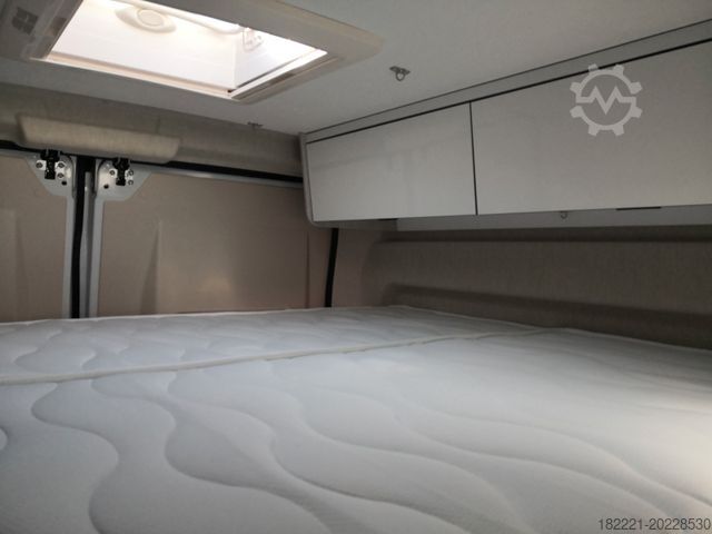 Kamper kombi ROLLER TEAM Livingstone 5 Go * Solar * Markise * Extras