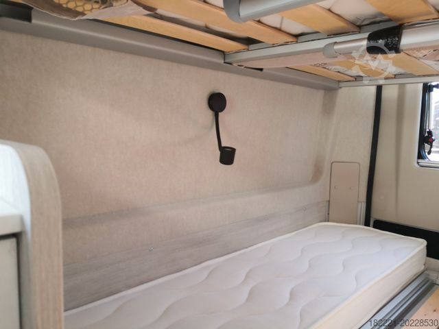 Kamper kombi ROLLER TEAM Livingstone 5 Go * Solar * Markise * Extras