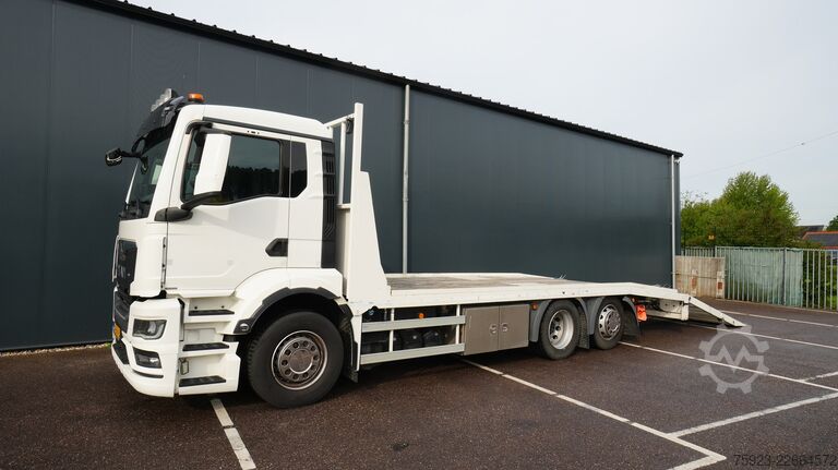 Dodávka na přepravu automobilů MAN TGS 26.330 6x2 car/machine transport truck 160...