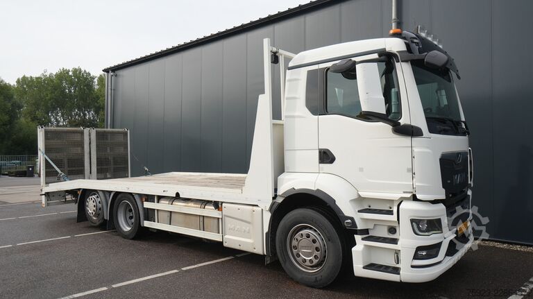 Dodávka na přepravu automobilů MAN TGS 26.330 6x2 car/machine transport truck 160...