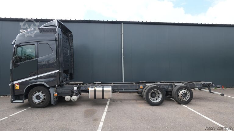 Fahrgestell mit Fahrerhaus Volvo FH 420 6x2 chassis truck