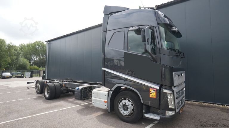 Fahrgestell mit Fahrerhaus Volvo FH 420 6x2 chassis truck
