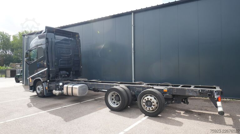 Fahrgestell mit Fahrerhaus Volvo FH 420 6x2 chassis truck
