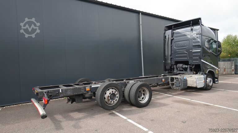 Fahrgestell mit Fahrerhaus Volvo FH 420 6x2 chassis truck