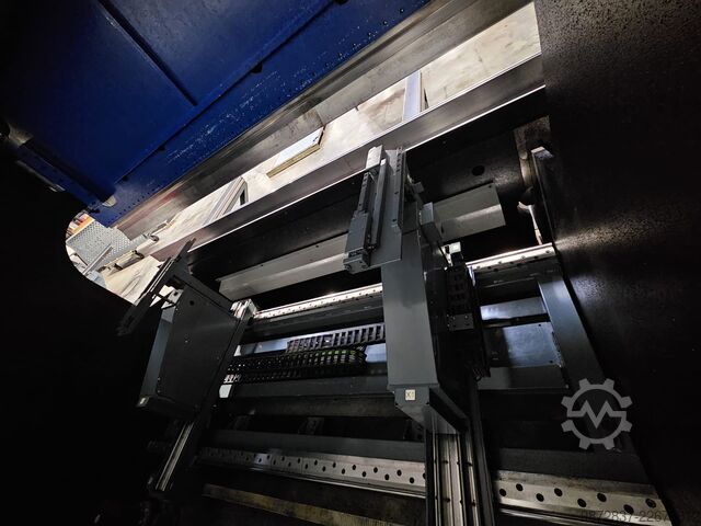 CNC afkantpers met 8 assen, 100 ton, 3060 mm werkbreedte Colly Bombled 100T/3