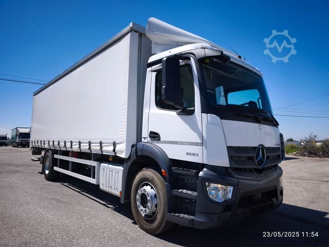 Camión plataforma con toldo Mercedes-Benz 1830L ANTOS EURO 6