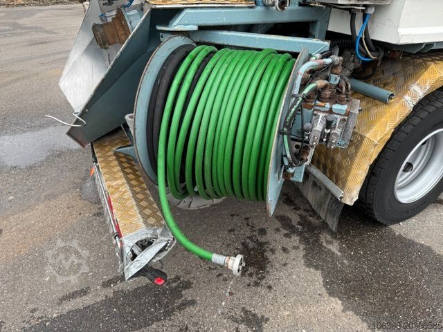 Vákuumtartályos teherautó MAN TGL 12.240 4x2 Hvidtved Larsen SLP 5.5