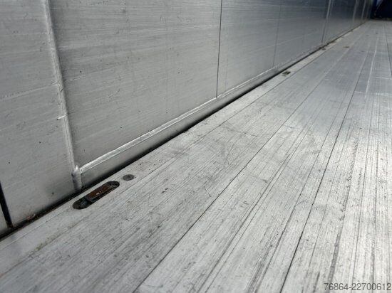 Mozgópadlós félpótkocsi KNAPEN K600 SCHUBBODEN, SEITENTüREN , 87M³, LIFTACHSE, ALU-FELGEN,