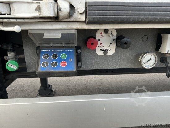 Mozgópadlós félpótkocsi KNAPEN K600 SCHUBBODEN, SEITENTüREN , 87M³, LIFTACHSE, ALU-FELGEN,