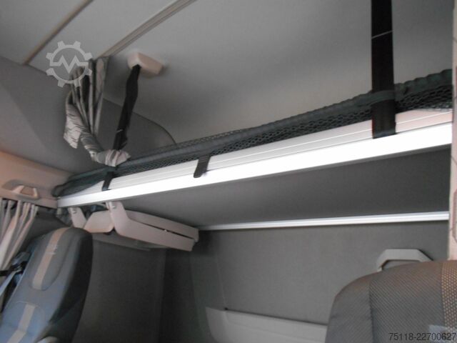 Standart çekici ünitesi DAF XG 480