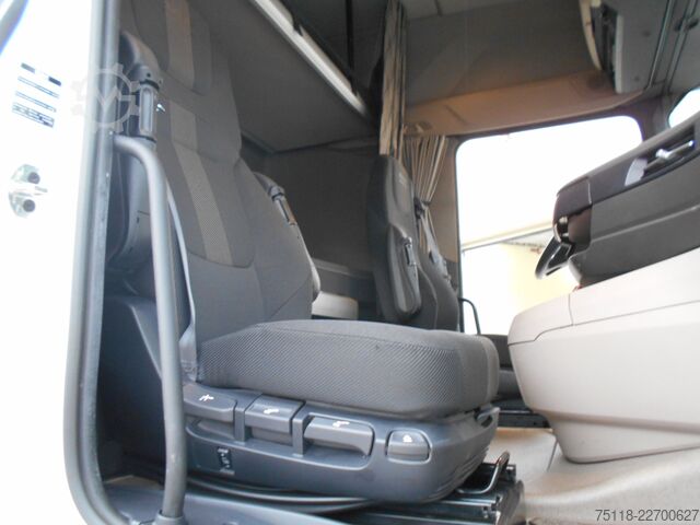 Standart çekici ünitesi DAF XG 480