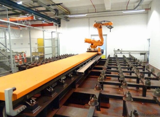 Industriella robotar ABB 6650S-200/3.0 mit Linear Track