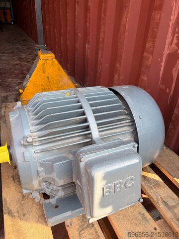 Electric motor BBC GU180 M4AG 18.5kW 1460rpm 380/660V IM B3 Silnik elektryczny BBC GU180 M4AG 18,5kW 1460rpm 380/660V IM B3 Silnik elektryczny BBC GU180 M4AG 18,5kW 1460rpm 380/660V IM B3