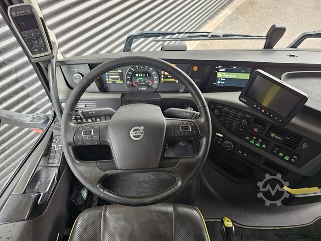 Volvo FH16.750 8x4 / 260T / RETARDER / PUNO VAZDUŠNO VEŠANJE Volvo FH16.750 8x4 / 260T / RETARDER / FULL AIR