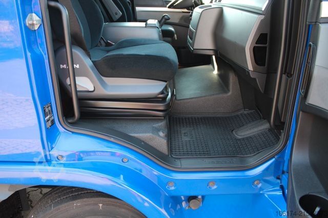 Bärgningsbil MAN TGL 8.180 BL Abschleppwagen Autotransporter Top