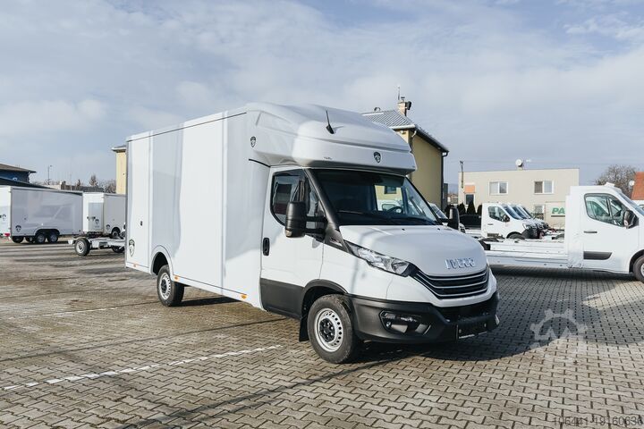 Transporter met koffer Iveco IVECO Daily 35S18 Automatik