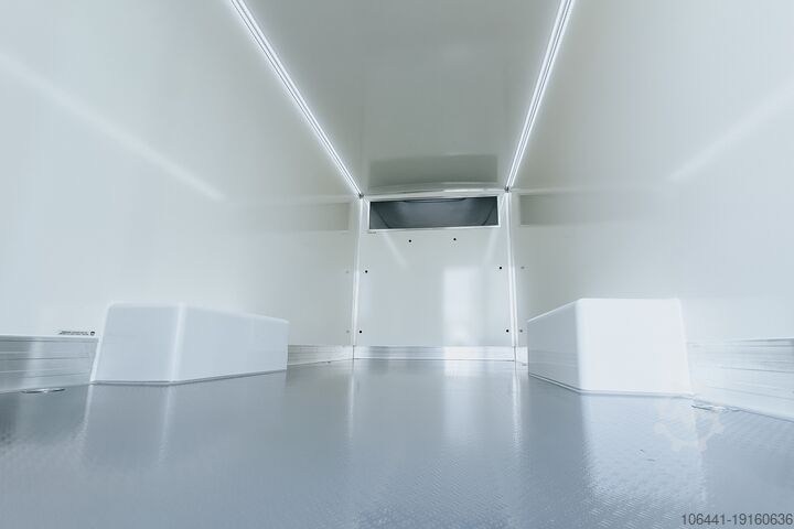 Transporter met koffer Iveco IVECO Daily 35S18 Automatik