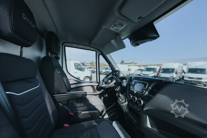 Transporter met koffer Iveco IVECO Daily 35S18 Automatik