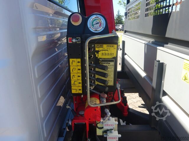 Furgão pick-up FIAT Ducato Maxi Doka Pritsche Fassi Ladekran