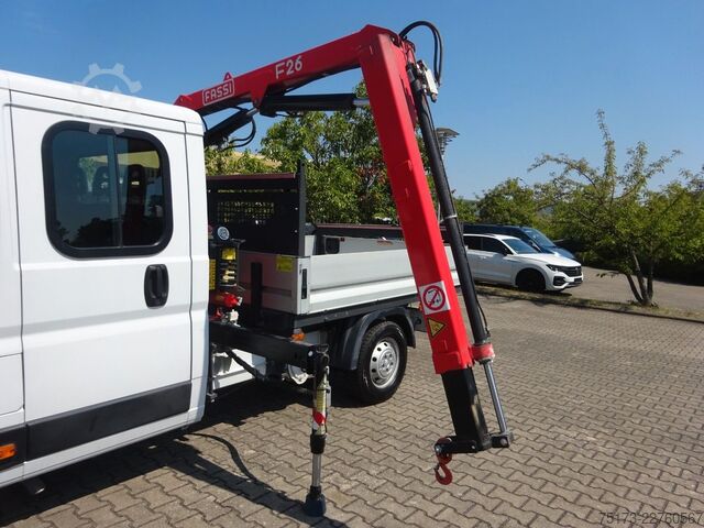 Furgão pick-up FIAT Ducato Maxi Doka Pritsche Fassi Ladekran