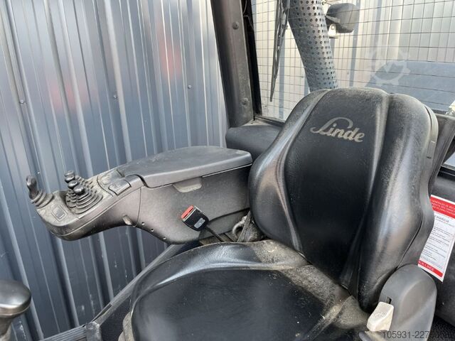 Empilhador de GPL Linde H25T-02