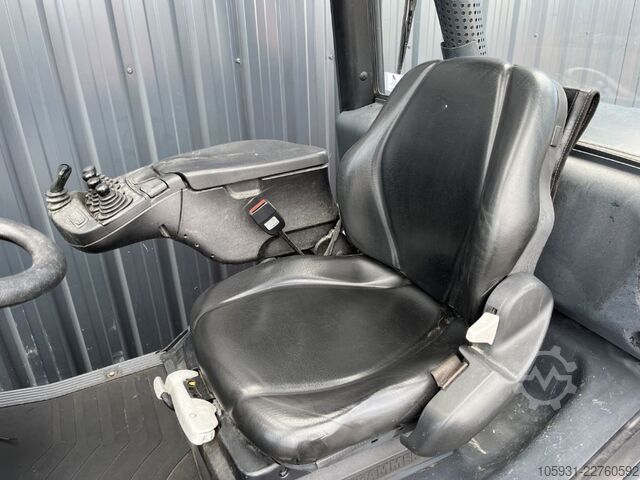Empilhador de GPL Linde H25T-02