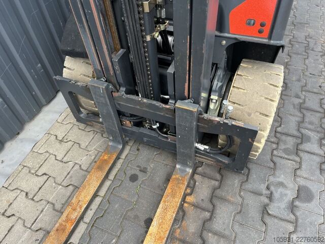 Empilhador de GPL Linde H25T-02