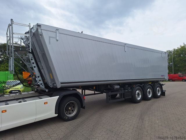 Kippers oplegger SCHMITZ CARGOBULL Kipper 52m³ mit gekröpftem Chassis