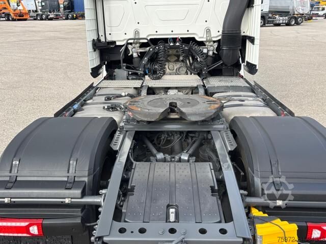 Standart çekici ünitesi  Actros 1851 LS